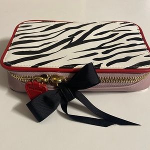 NWOT Trish McEvoy Portable Beauty Voyager Carpe Love Travel Case